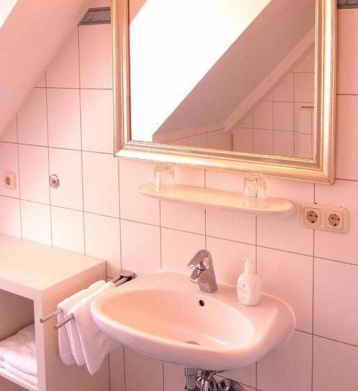 Номер Стандарт Трехместный, Landhotel Hirsch