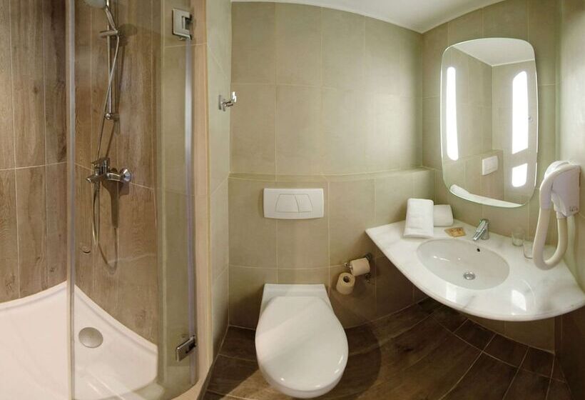 Полулюкс, Ibis Casa Sidi Maarouf