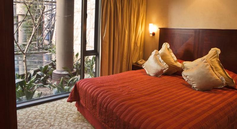 Апартаменты Deluxe 2 Спальни, Raphael Suites