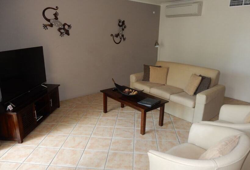 Апартаменты 2 Спальни, Coral Sands Beachfront Resort
