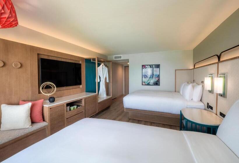 سوییت جونیور با چشم‌انداز دریا, Crowne Plaza Resort Guam