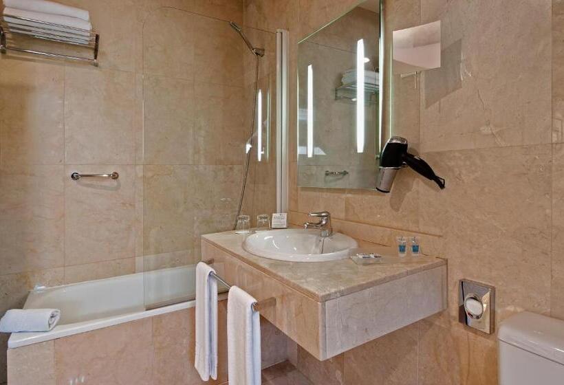 اتاق خانوادگی, Exe Suites 33
