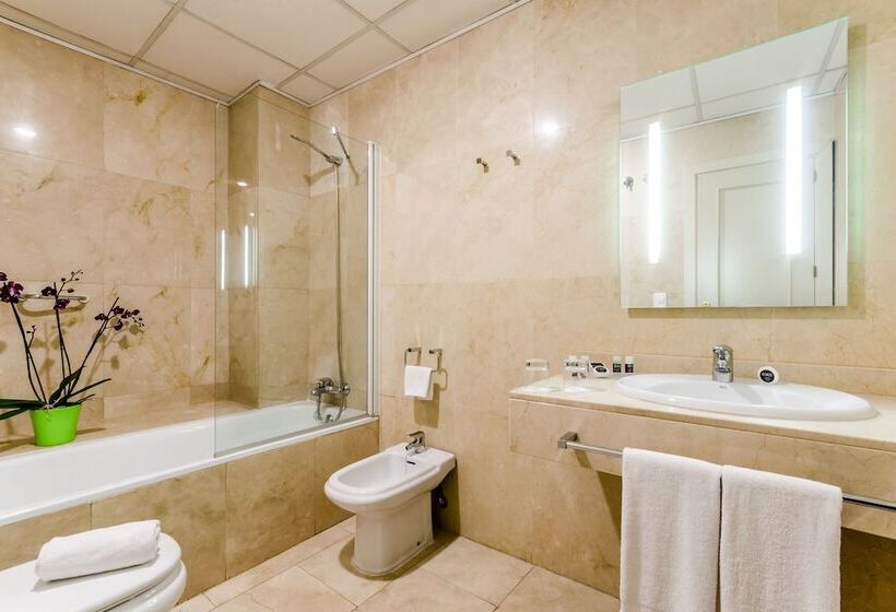 اتاق استاندارد, Exe Suites 33