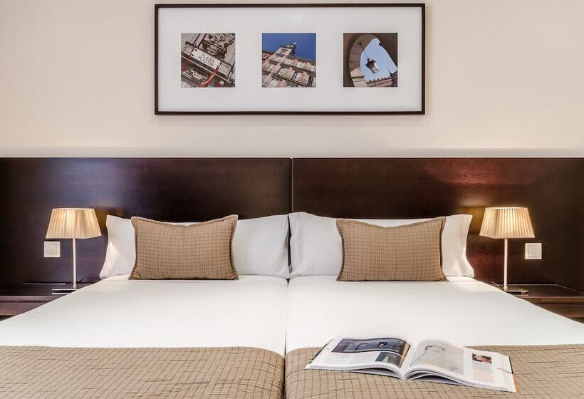 اتاق استاندارد سه نفره, Exe Suites 33