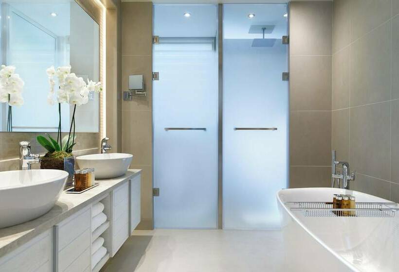 Family Suite, Sani Club