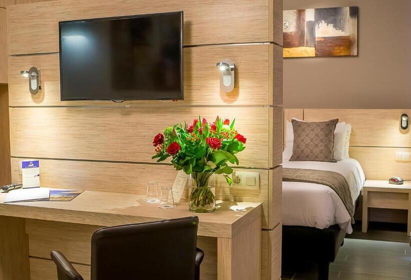 Номер Superior, Ibis Styles Charleroi Airport Aero 44