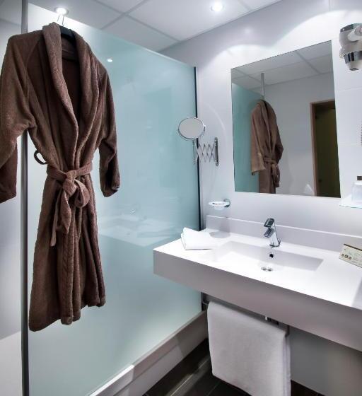 Номер Superior, Ibis Styles Charleroi Airport Aero 44