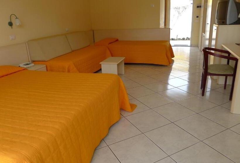 Номер Стандарт Трехместный, King S House Hotel Resort