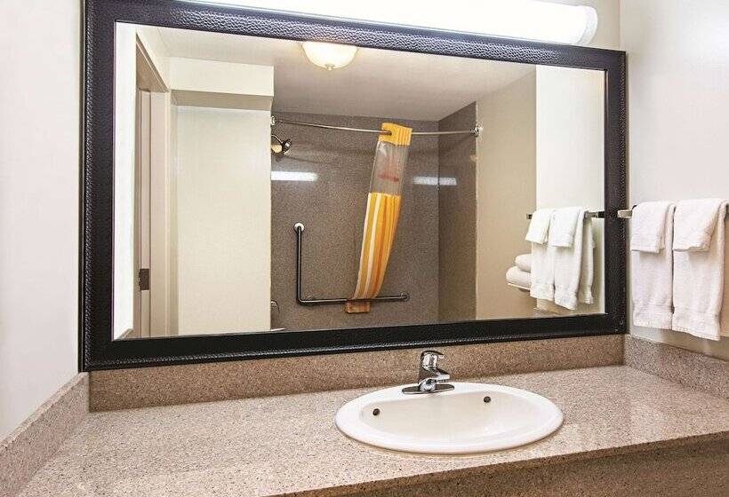 Номер Стандарт Двуспальная Кровать, La Quinta Inn By Wyndham Vancouver Airport