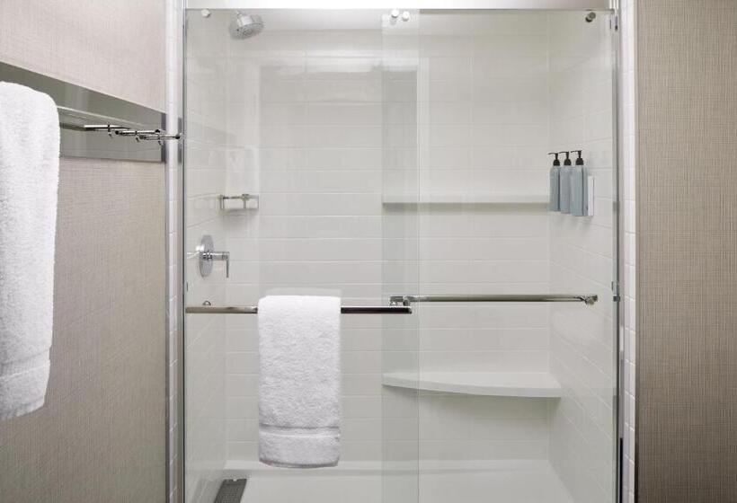 キングサイズベッドのスイートルーム, Residence Inn By Marriott Montreal Airport