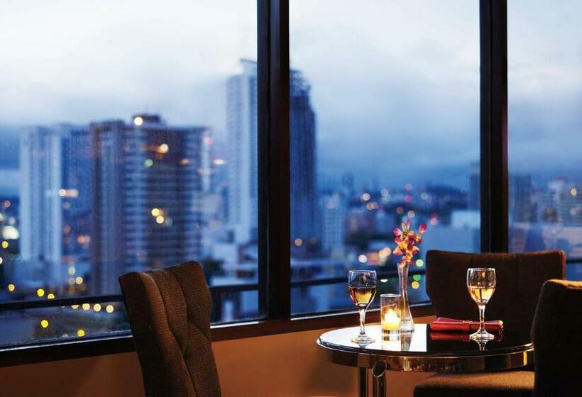Номер Клуб, Sheraton Grand Panama