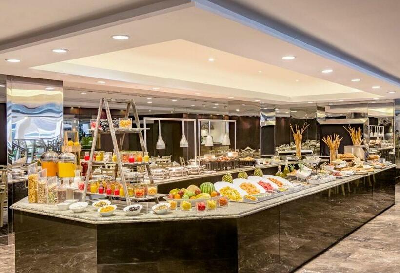 Номер Клуб, Sheraton Grand Panama