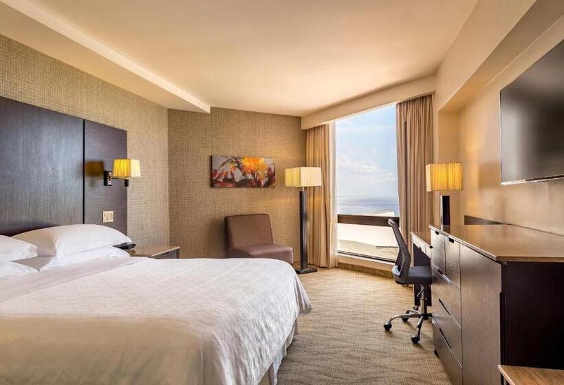 Номер Клуб Кровать Кинг, Sheraton Grand Panama
