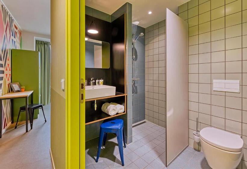 Номер Комфорт, Stayokay Hostel Maastricht