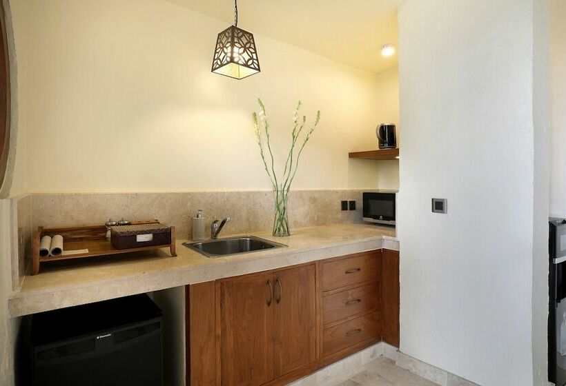Вилла 3 Спальни с Бассейном, Impiana Private Villas Seminyak