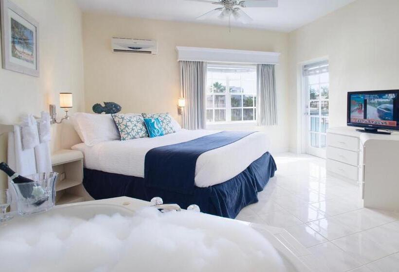 سوییت لوکس, Sandyport Beach Resort