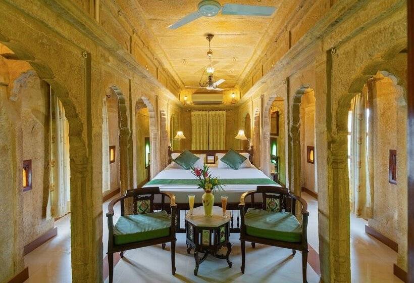 Люкс, Welcomheritage Mandir Palace
