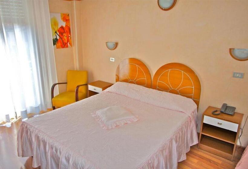اتاق استاندارد سه نفره, Britannia Rimini Marina Centro