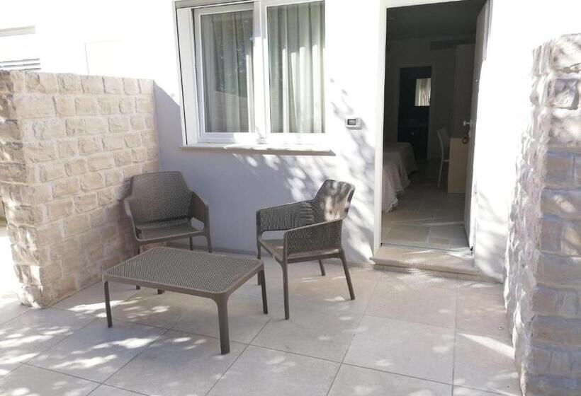 اتاق لوکس سه تخته, Giardino Suites&spa