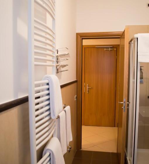 اتاق استاندارد چهارنفره با بالکن, Park Hotel Tyrrenian