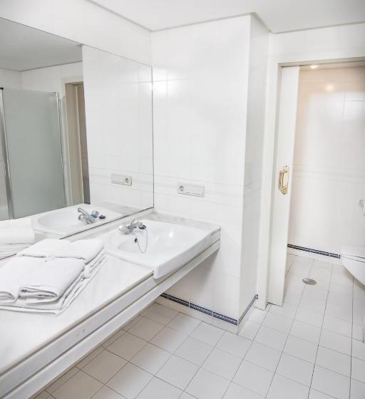 Апартаменты 3 Спальни, Park Plaza Suites Apartamentos