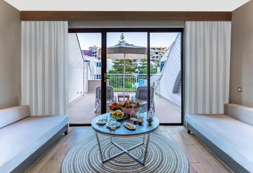 Номер Deluxe Вид на Бассейн, Susesi Luxury Resort