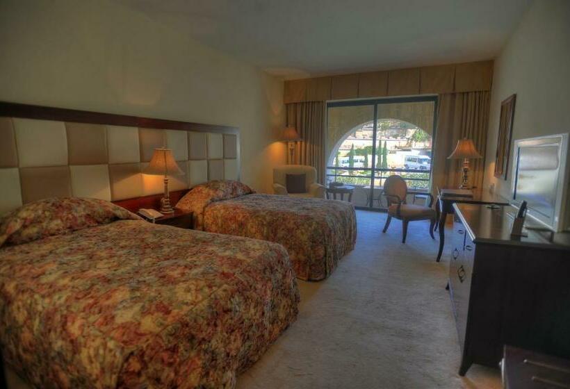 Номер Deluxe, Grand Hotel Excelsior