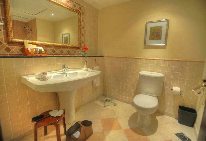 Семейный Номер, Grand Hotel Excelsior