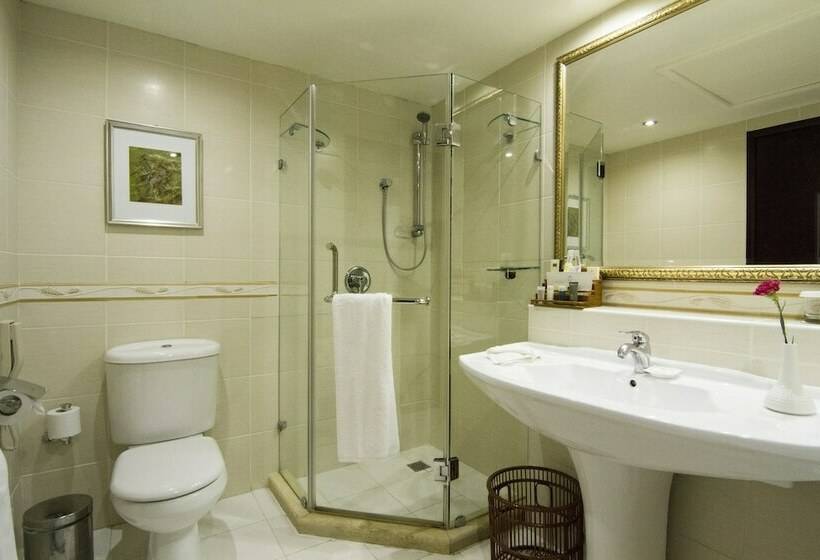 Семейный Номер, Grand Hotel Excelsior