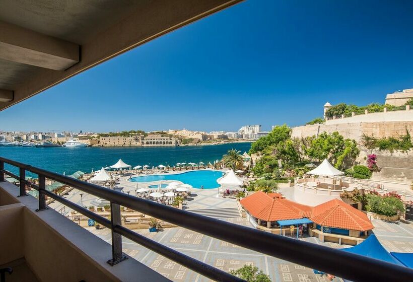 Семейный Номер Боковой Вид на Море, Grand Hotel Excelsior