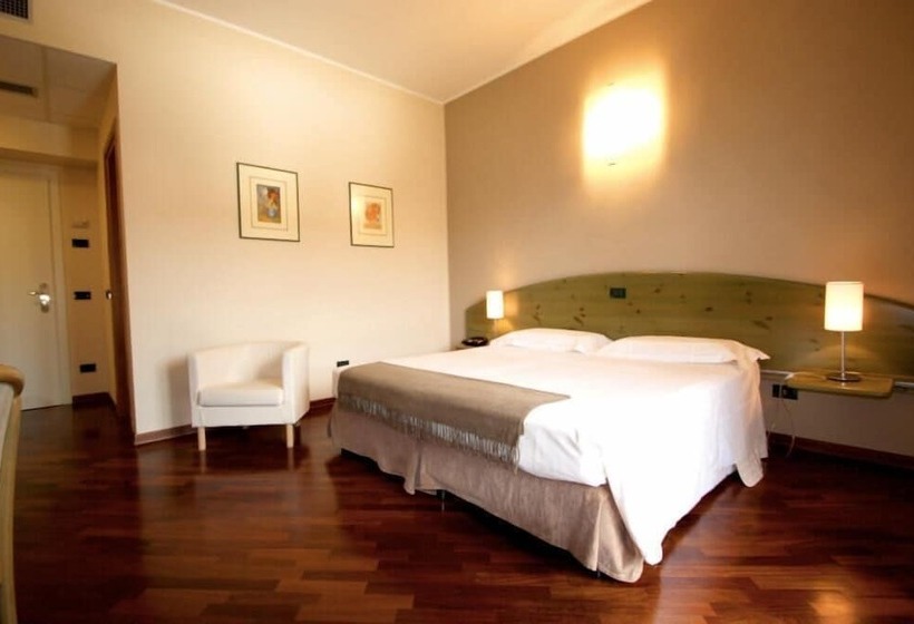 غرفة سوبيريور, Albergo Della Roccia