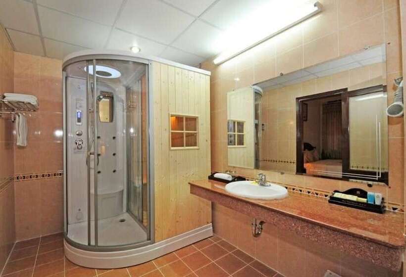 Suite, Duy Tan