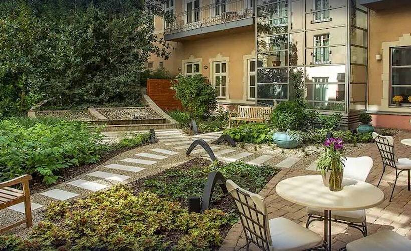 Люкс Повышенной Комфортности, Mamaison Residence Izabella Budapest