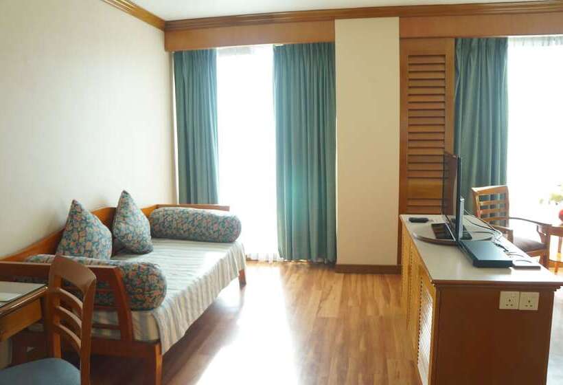 주니어 스위트, Sabah Oriental