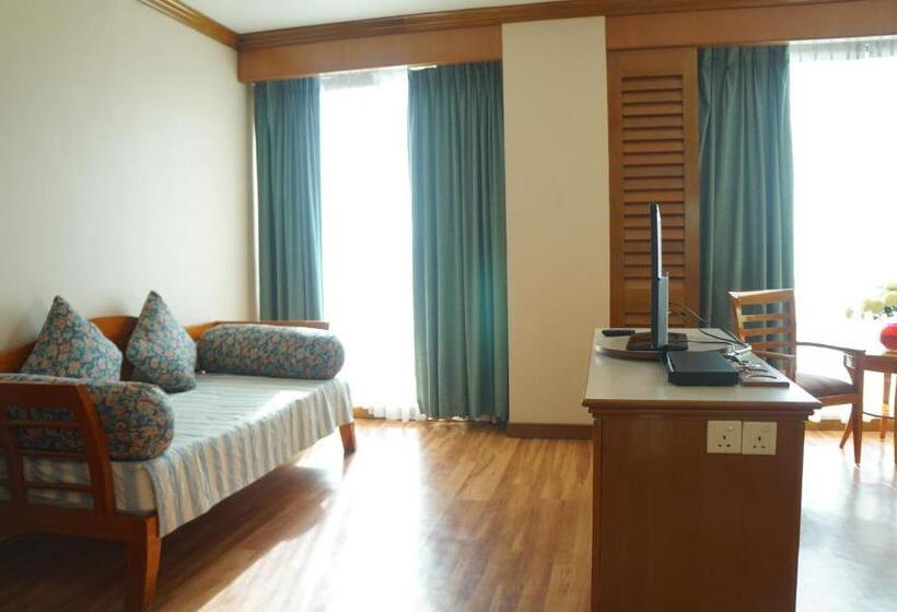 주니어 스위트, Sabah Oriental