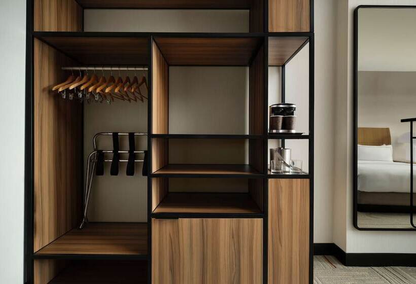 디럭스 룸, Doubletree By Hilton Irvine   Spectrum