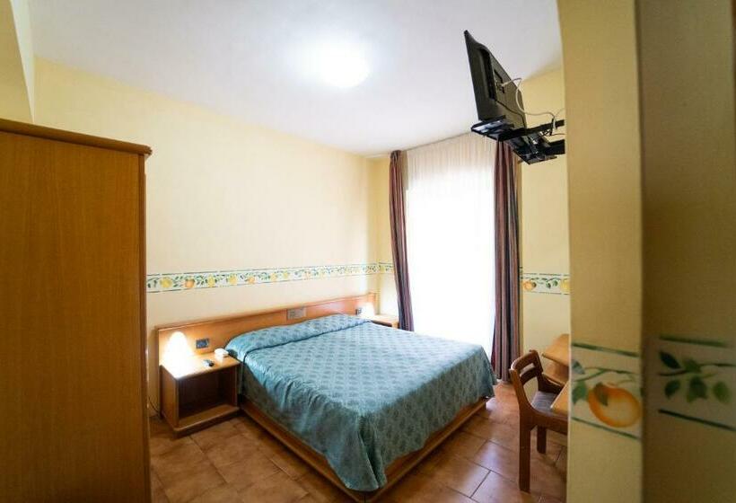 اتاق استاندارد با بالکن, San Pietro