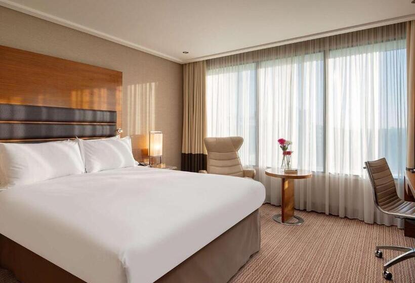 Номер Классика Двуспальная Кровать, Sofitel London Heathrow