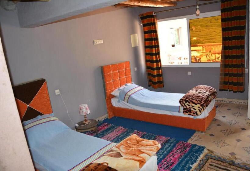 اتاق استاندارد سه نفره, Riad Dar Tagine