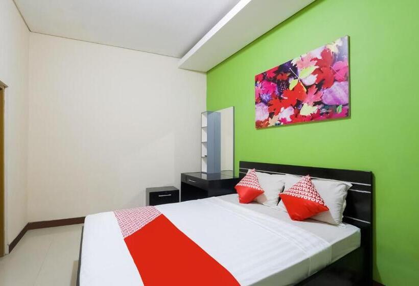 חדר סטנדרט, D Waru Homestay Syariah Near Jl Slamet Riyadi Mitra Reddoorz