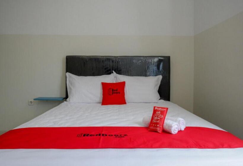 Номер Deluxe, Reddoorz Near Tamansari Shopping Center Salatiga