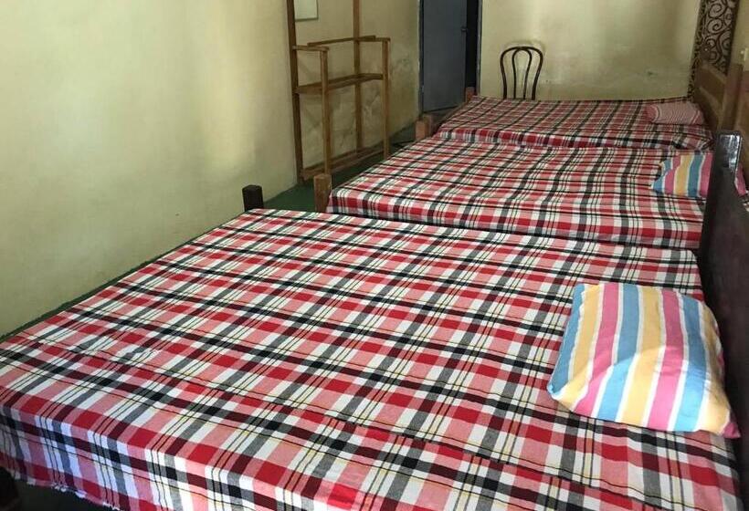 Семейный Номер, Tharuka Rest Inn