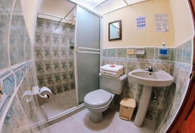 Четырехместный Номер Стандарт, La Casa De Las Flores Hostal