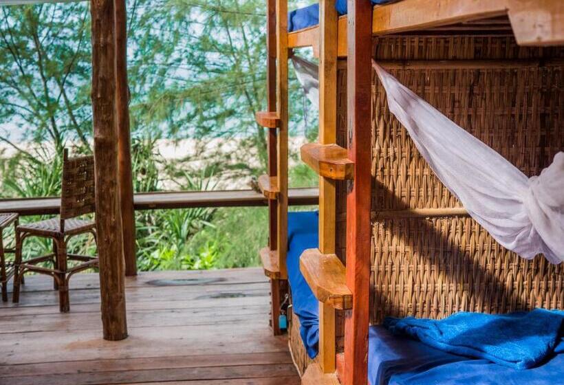 共用房间的床, Kactus Eco Resort & Wellness On Kohtakiev Island