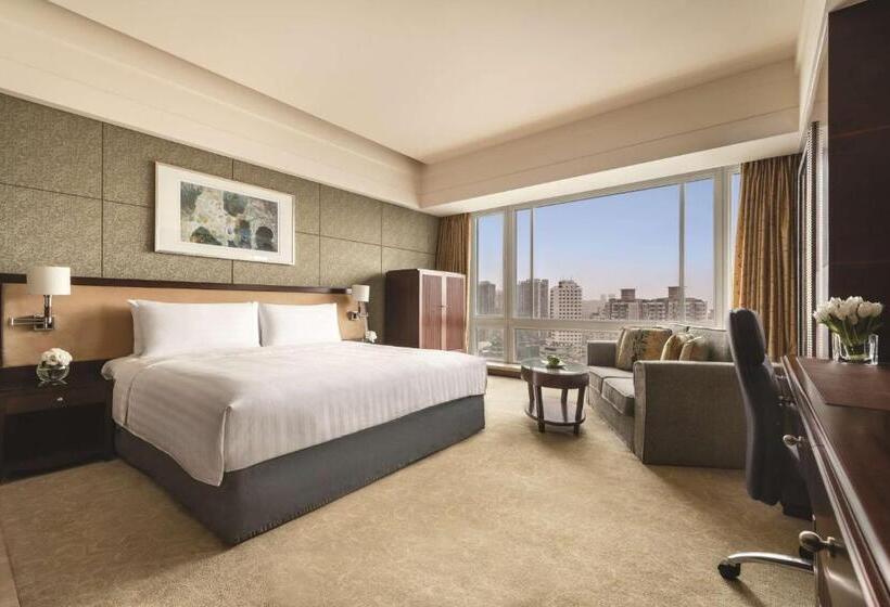 Deluxe room with river view, Shangrila Chengdu