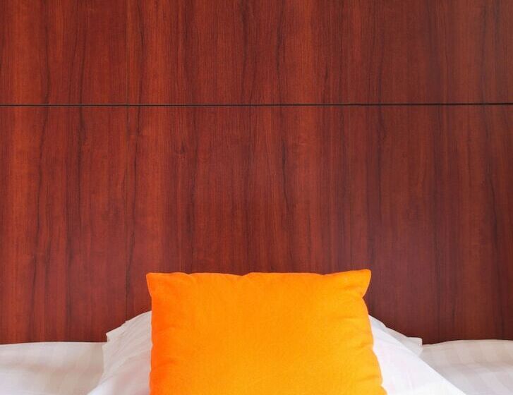 اتاق استاندارد یک نفره, The Originals Boutique, Hôtel Le Pariou, Issoire