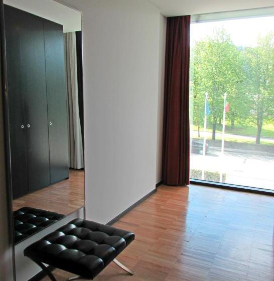 اتاق خانوادگی, Axis Viana Business & Spa