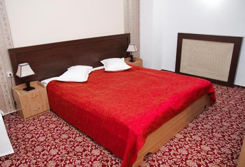 Junior Suite, Dambovita