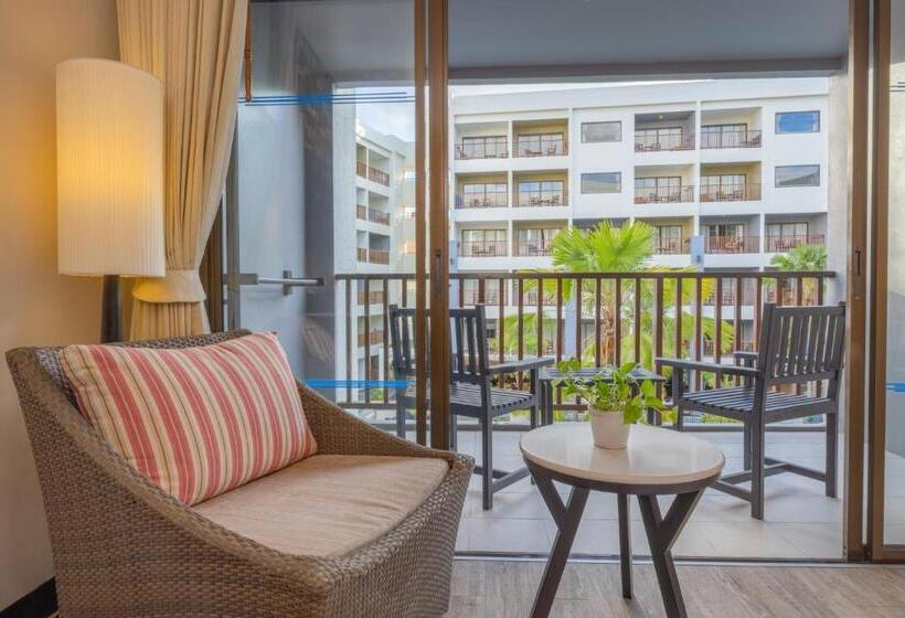 풀장 전망 디럭스 룸, Deevana Plaza Phuket   Sha Extra Plus