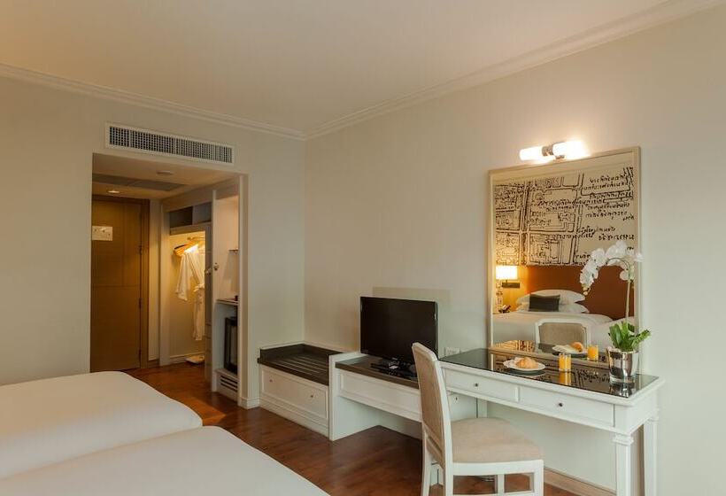 Quarto Deluxe, Avani Ratchada Bangkok